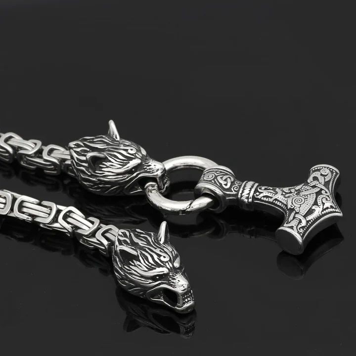 Lion head chain necklace in silver